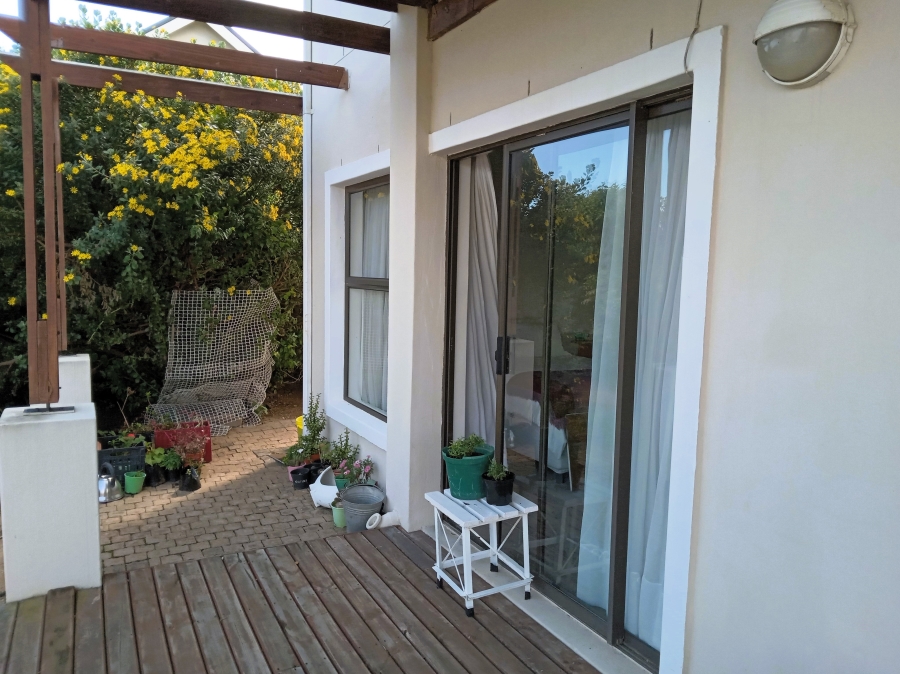 To Let 1 Bedroom Property for Rent in Schonenberg Western Cape